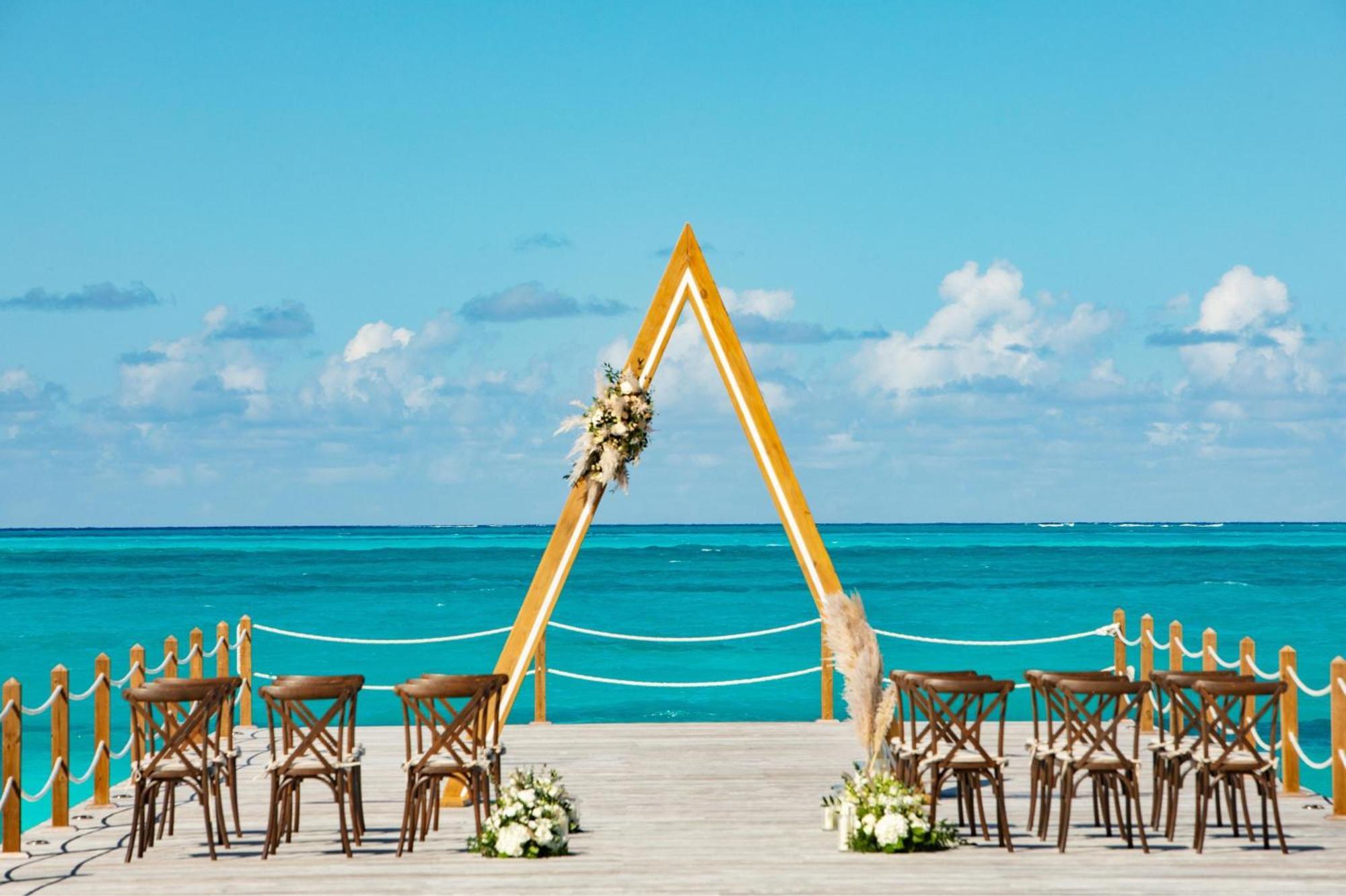 Готель The Ritz-Carlton, Turks & Caicos Грейс-Бей Екстер'єр фото