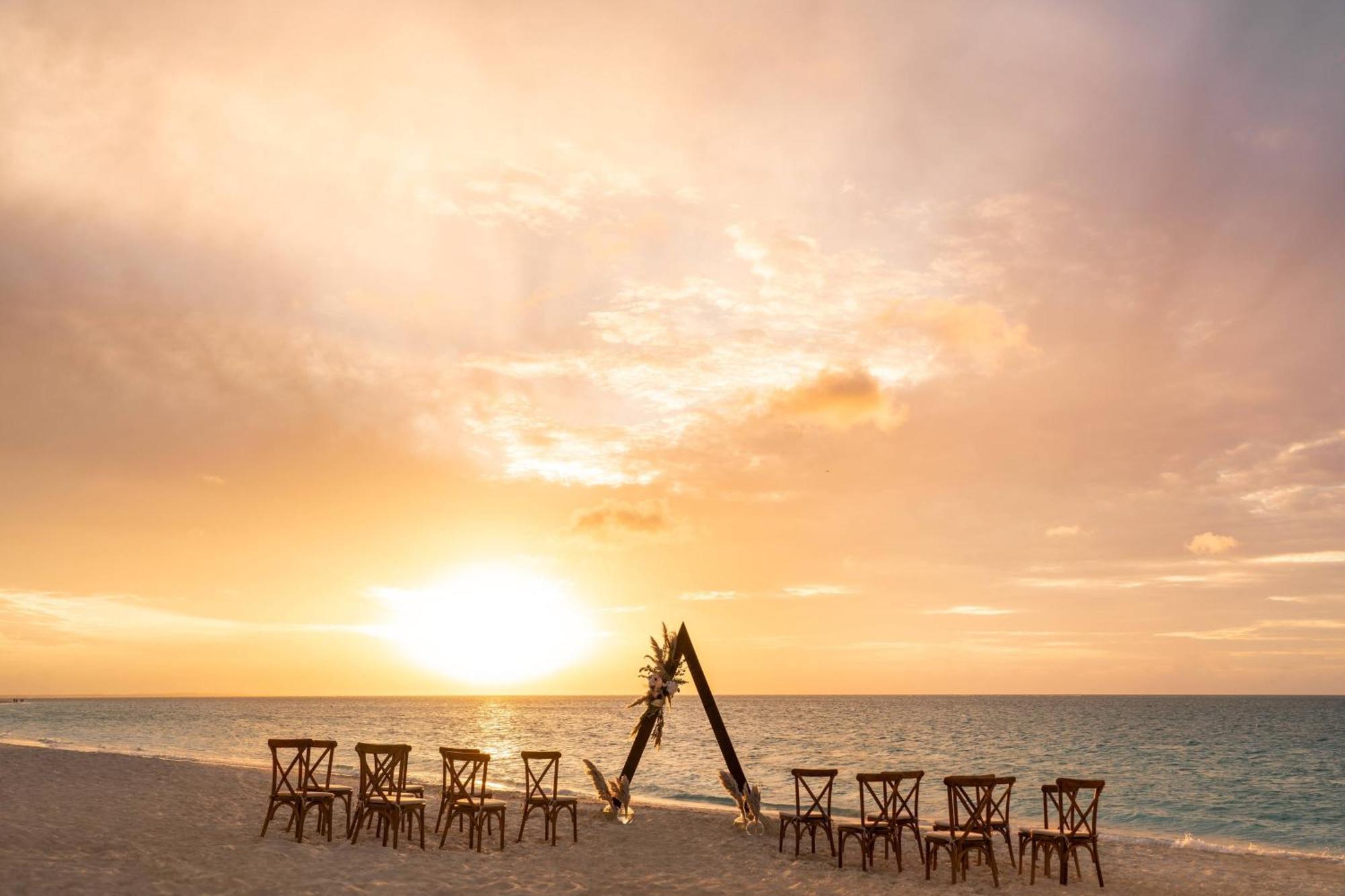 Готель The Ritz-Carlton, Turks & Caicos Грейс-Бей Екстер'єр фото